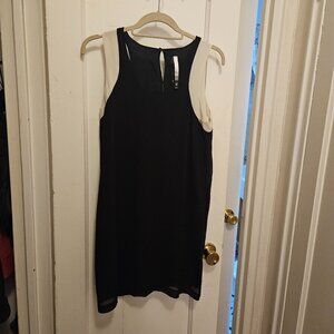 Kensie Black and white short silk sleeveless dress
